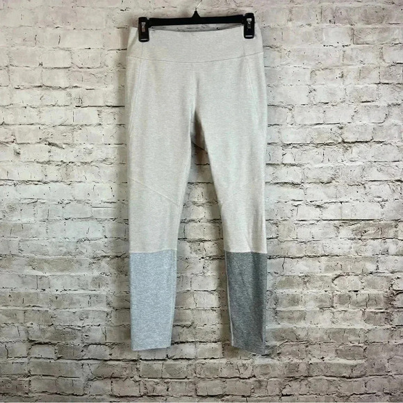 Outdoor Voices Women's Medium Dipped 7/8 Leggings Oatmeal Dove Ash Colorblock M - Picture 2 of 9